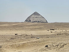 Lomená pyramida